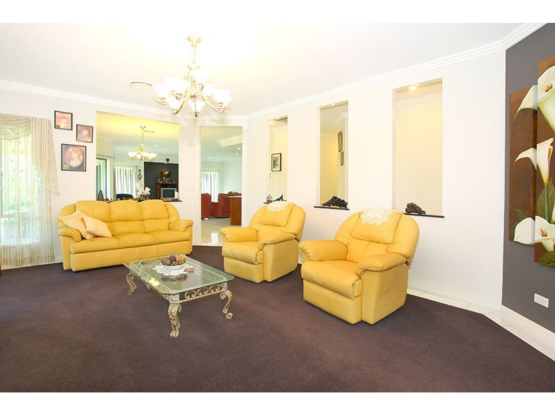 6 Kingsmead Court, Mount Nathan QLD 4211