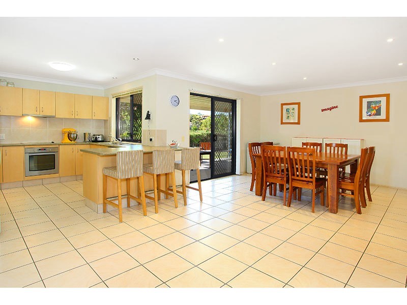 2 Cann Close, Pacific Pines QLD 4211