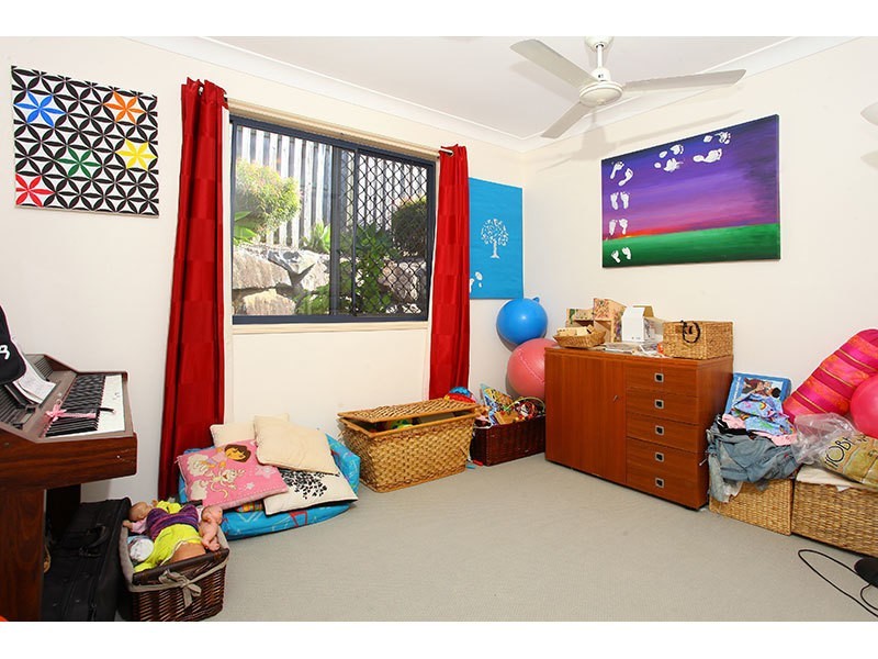 2 Cann Close, Pacific Pines QLD 4211