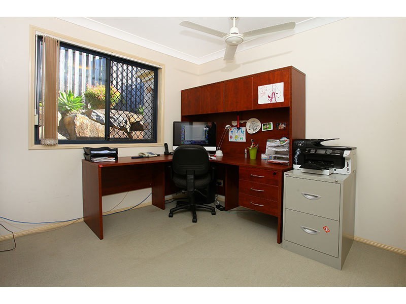 2 Cann Close, Pacific Pines QLD 4211