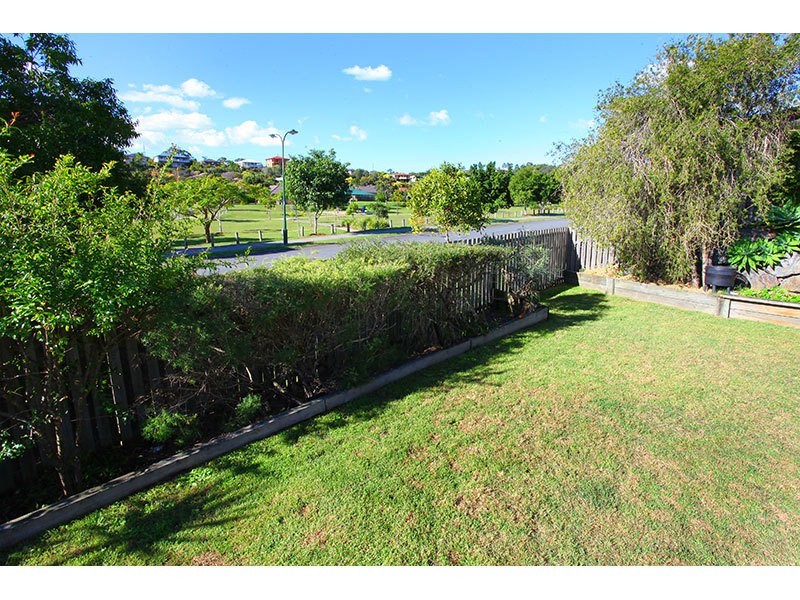 2 Cann Close, Pacific Pines QLD 4211