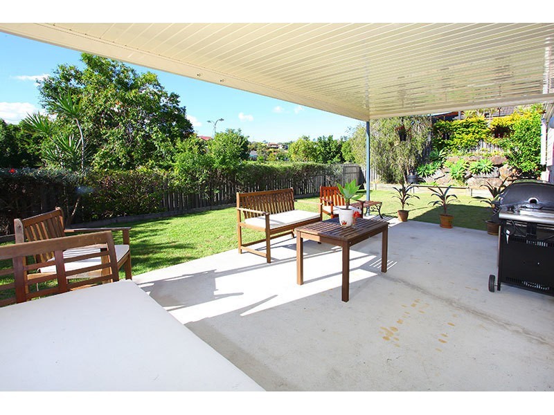 2 Cann Close, Pacific Pines QLD 4211