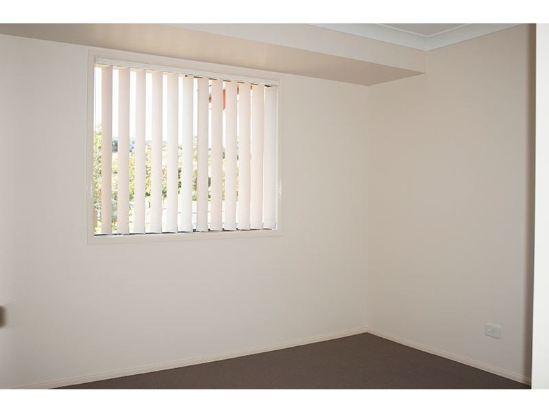 27 Buffalo Crescent, Pacific Pines QLD 4211