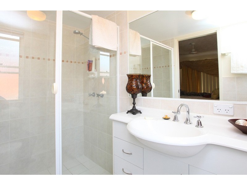 4/12 Oleander Avenue, Biggera Waters QLD 4216