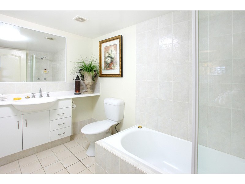 4/12 Oleander Avenue, Biggera Waters QLD 4216