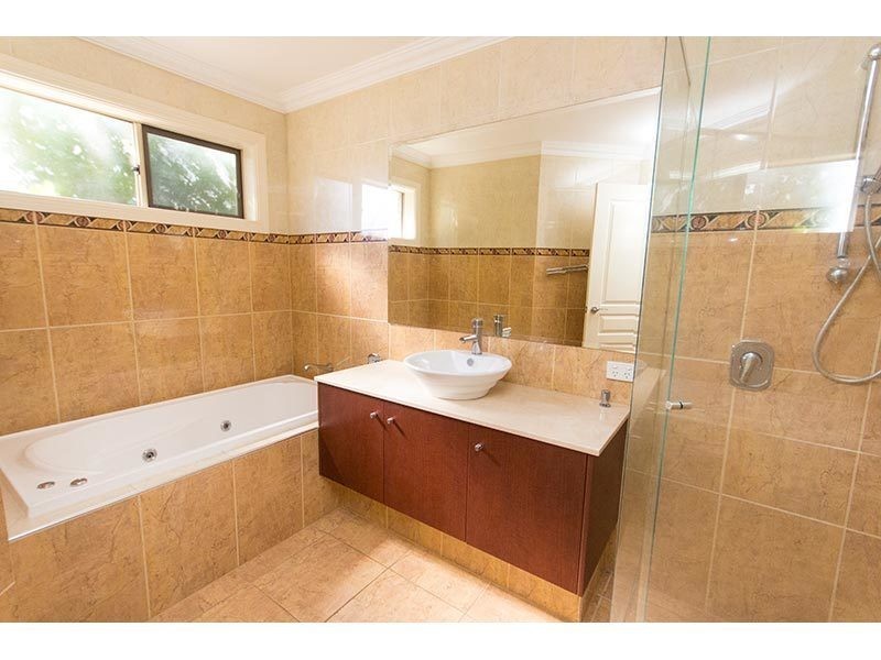 12 Ridgeline Way, Highland Park QLD 4211