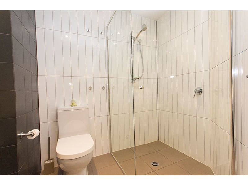 1303/182 Marine Parade, Labrador QLD 4215