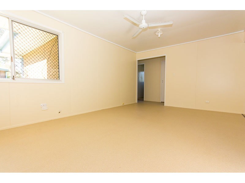 4 Poinsettia Parade, Varsity Lakes QLD 4227