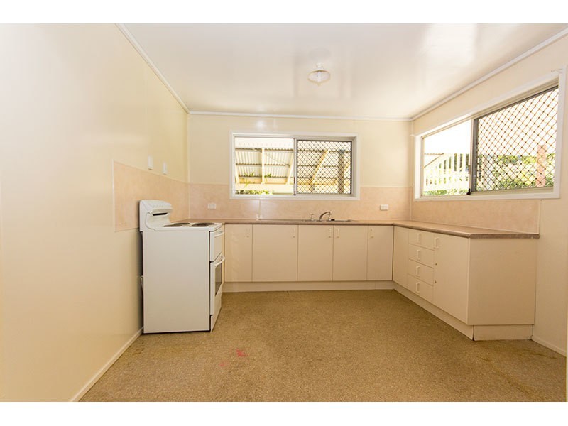 4 Poinsettia Parade, Varsity Lakes QLD 4227