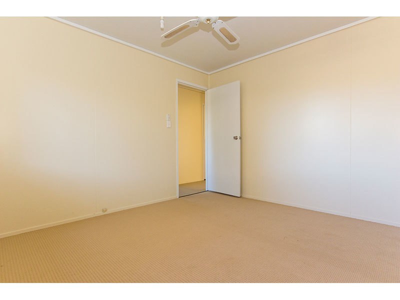 4 Poinsettia Parade, Varsity Lakes QLD 4227