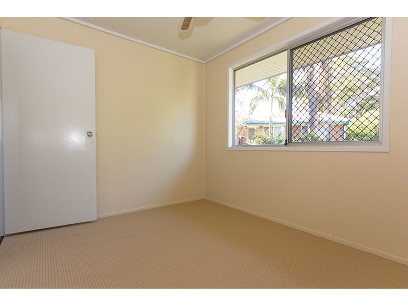 4 Poinsettia Parade, Varsity Lakes QLD 4227