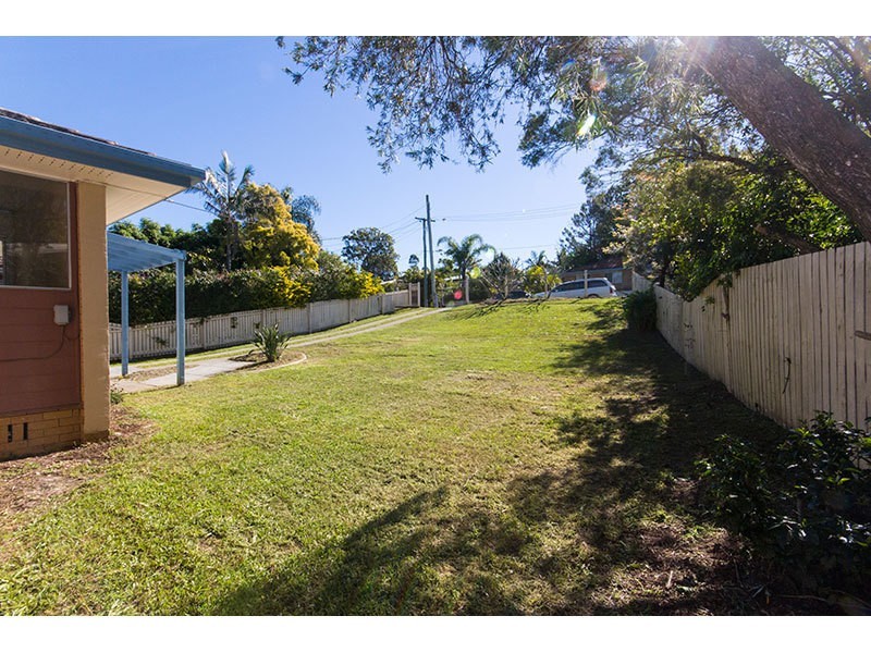 4 Poinsettia Parade, Varsity Lakes QLD 4227