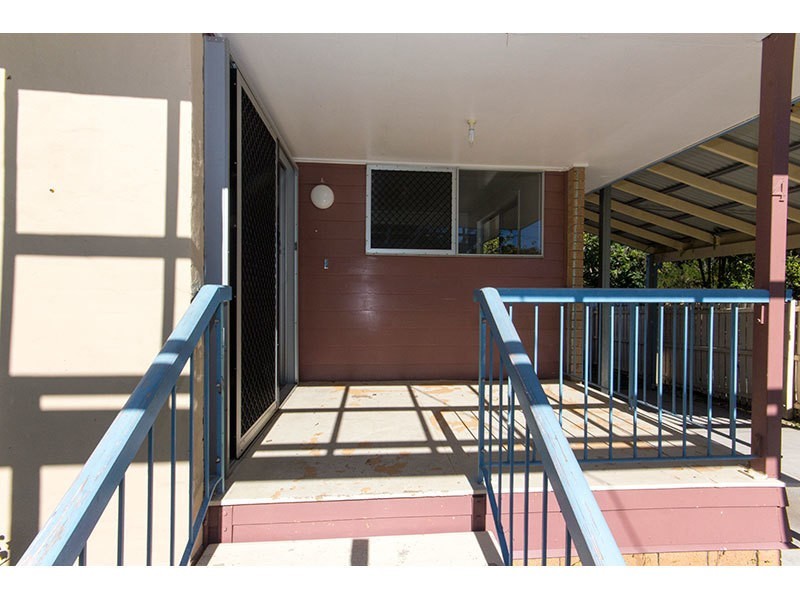 4 Poinsettia Parade, Varsity Lakes QLD 4227