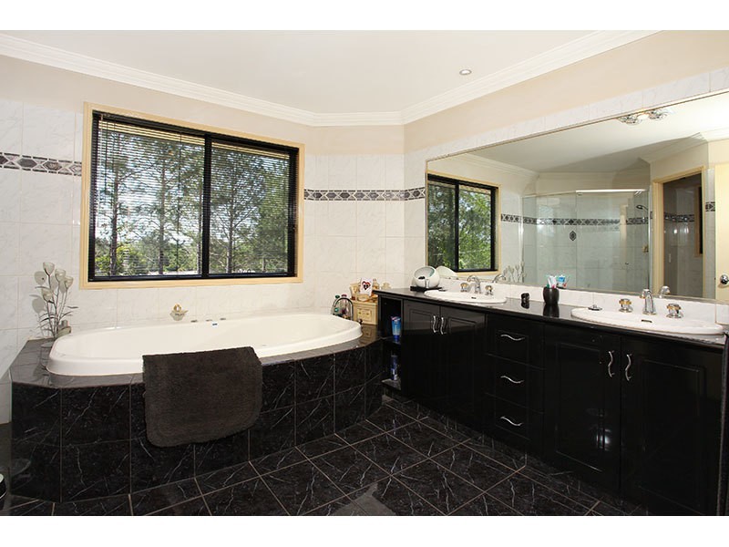 270 Birds Road, Guanaba QLD 4210