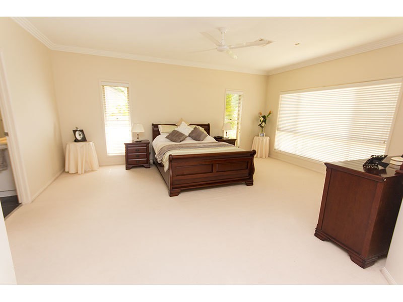 20 Lagoon Park Drive, Maudsland QLD 4210