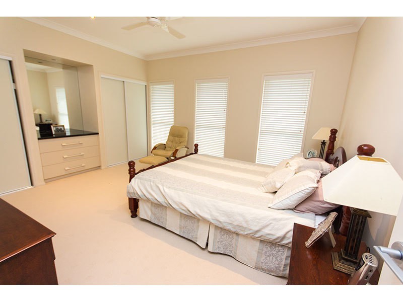 20 Lagoon Park Drive, Maudsland QLD 4210