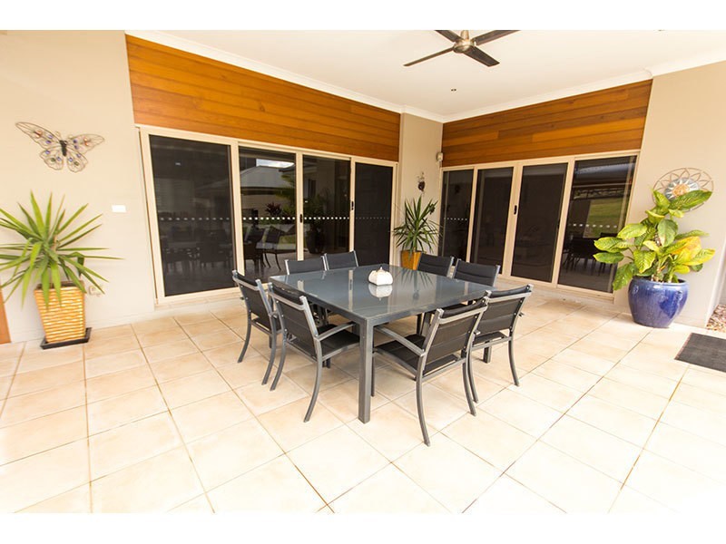 20 Lagoon Park Drive, Maudsland QLD 4210