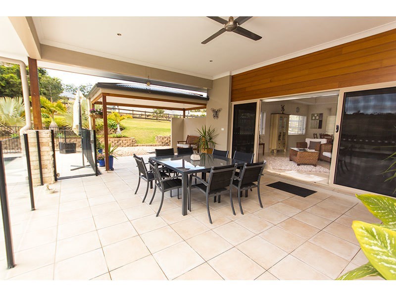 20 Lagoon Park Drive, Maudsland QLD 4210