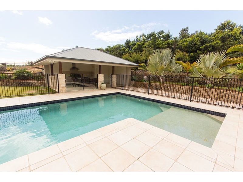 20 Lagoon Park Drive, Maudsland QLD 4210