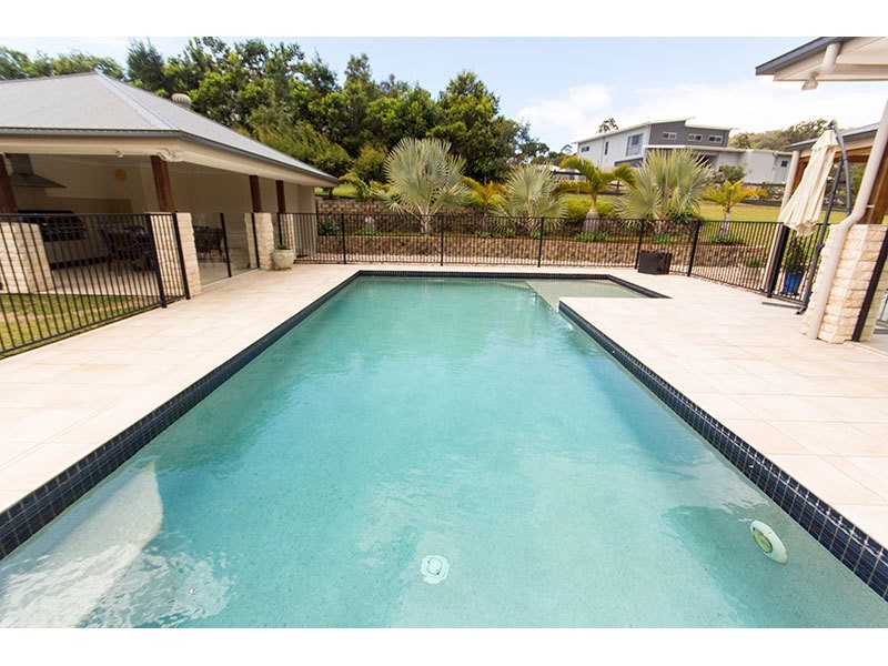 20 Lagoon Park Drive, Maudsland QLD 4210