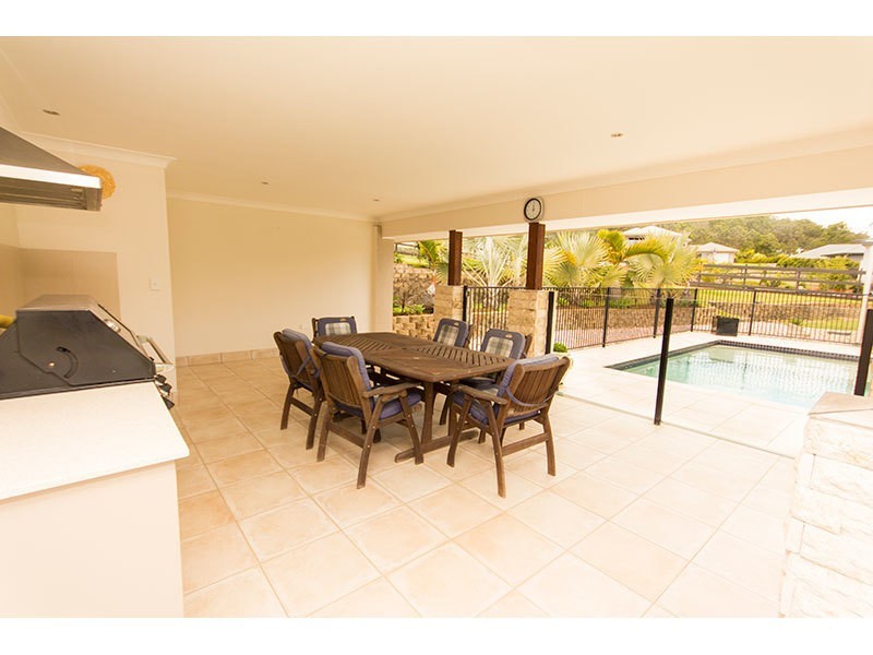 20 Lagoon Park Drive, Maudsland QLD 4210