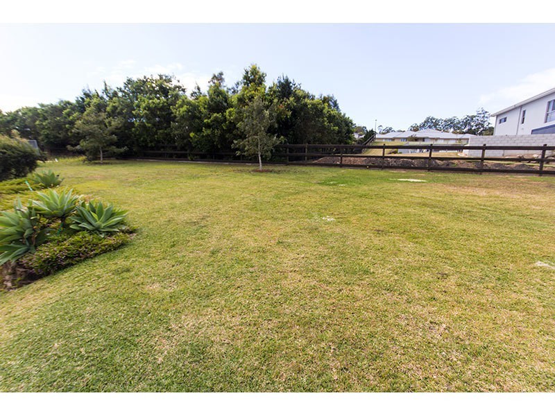 20 Lagoon Park Drive, Maudsland QLD 4210