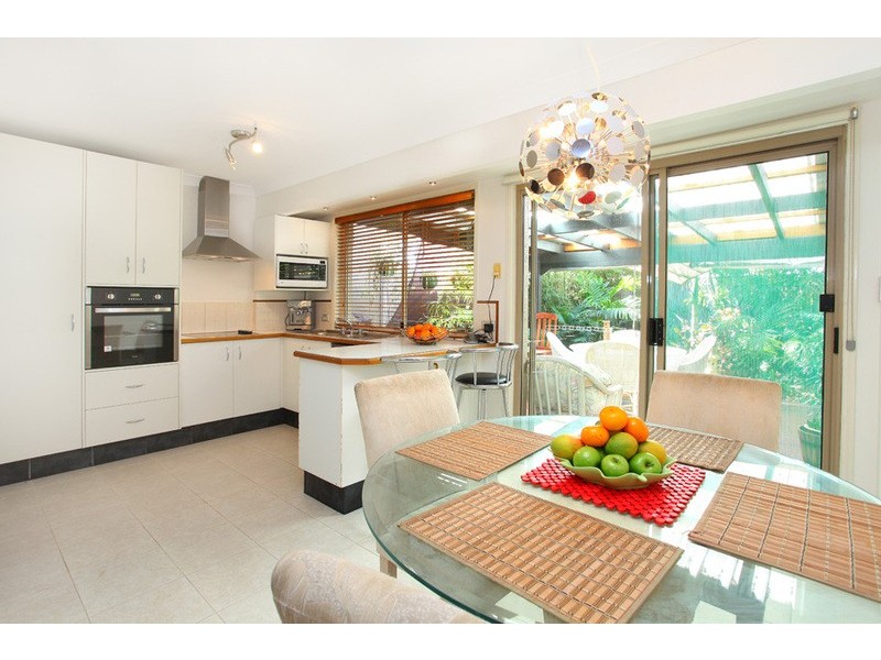 3/8 Ogilvie Crescent, Nerang QLD 4211