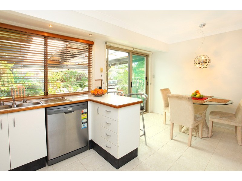 3/8 Ogilvie Crescent, Nerang QLD 4211