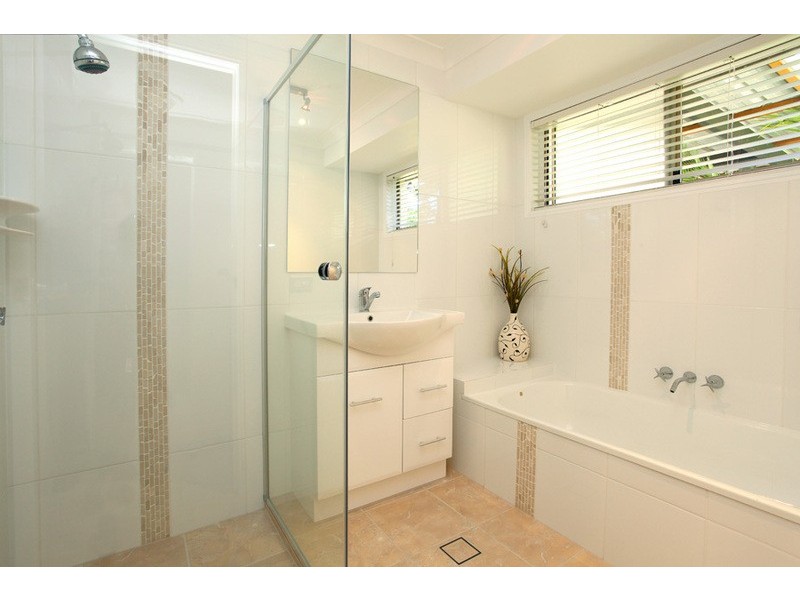 3/8 Ogilvie Crescent, Nerang QLD 4211