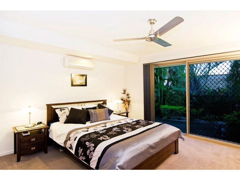 6 Armstrong Way, Highland Park QLD 4211