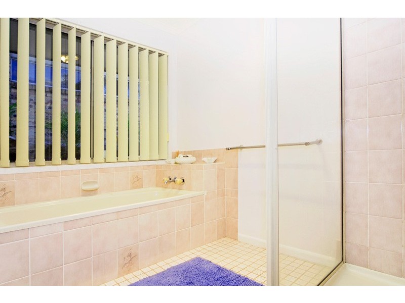 6 Armstrong Way, Highland Park QLD 4211
