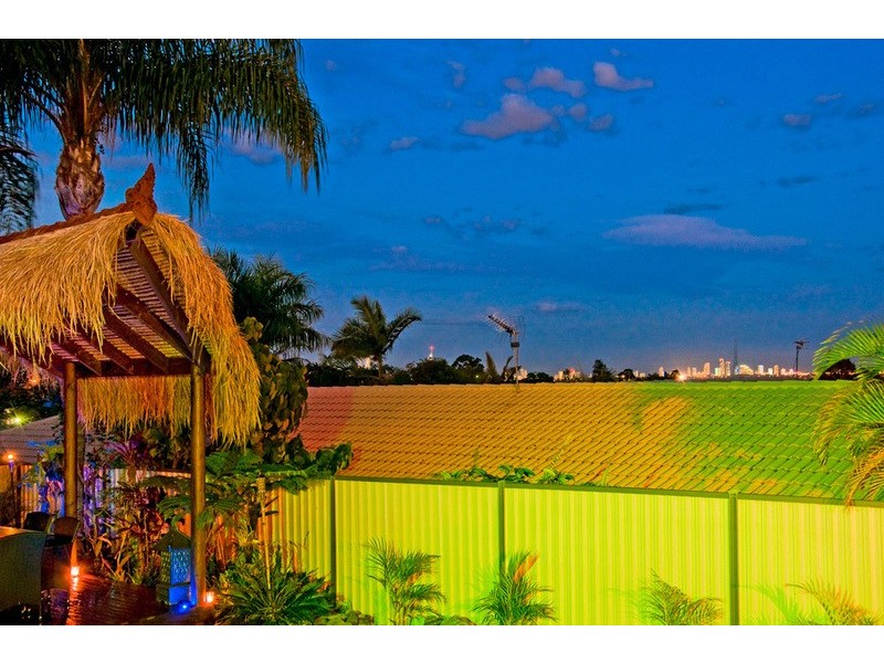 6 Armstrong Way, Highland Park QLD 4211