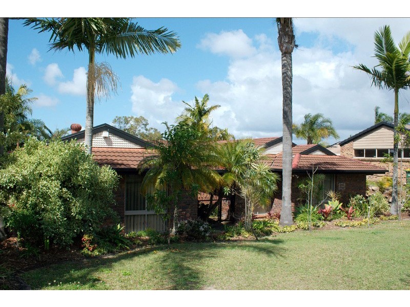 6 Armstrong Way, Highland Park QLD 4211