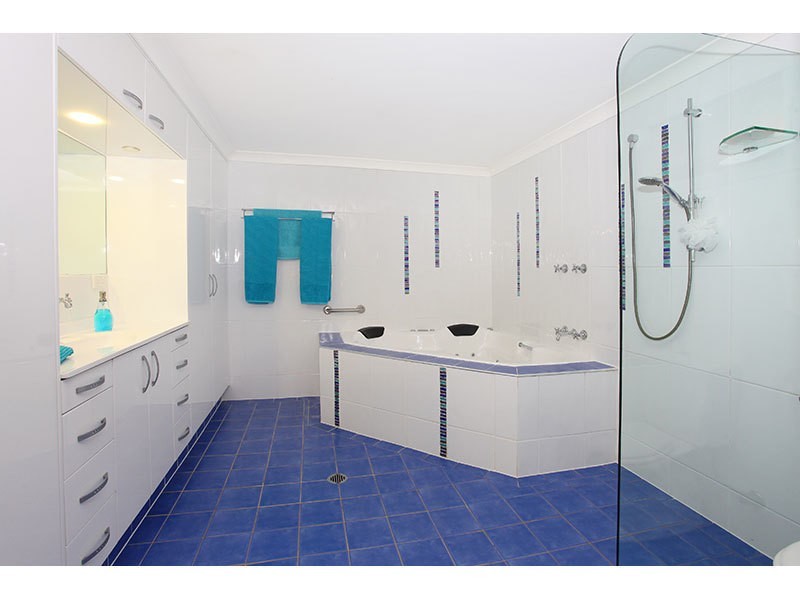 27 North Road, Lower Beechmont QLD 4211