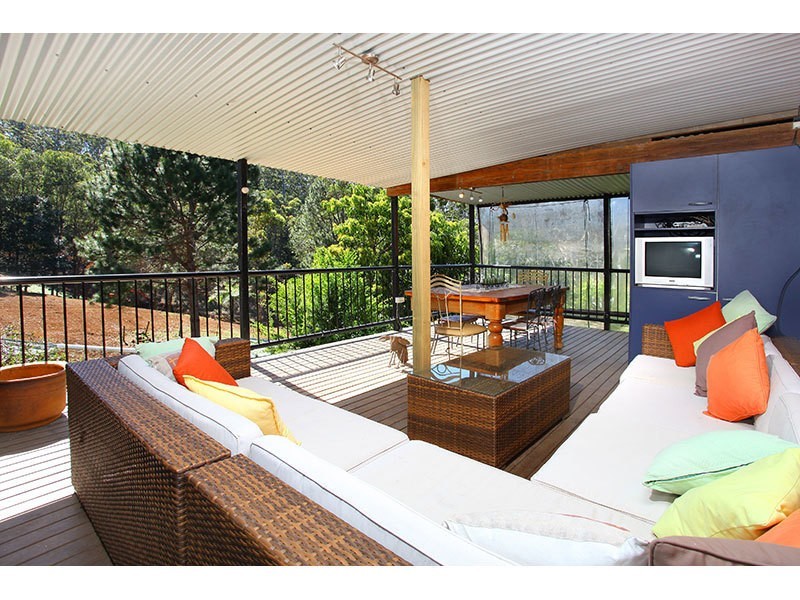 27 North Road, Lower Beechmont QLD 4211