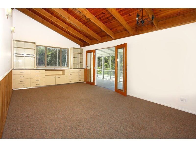 27 North Road, Lower Beechmont QLD 4211