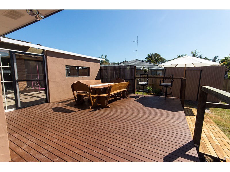 12 The Avenue, Nerang QLD 4211