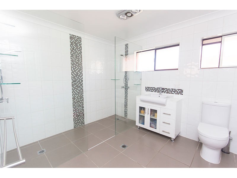 12 The Avenue, Nerang QLD 4211