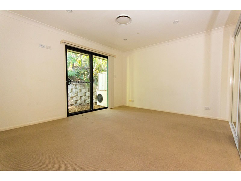 31/2 Ridgeline Way, Highland Park QLD 4211