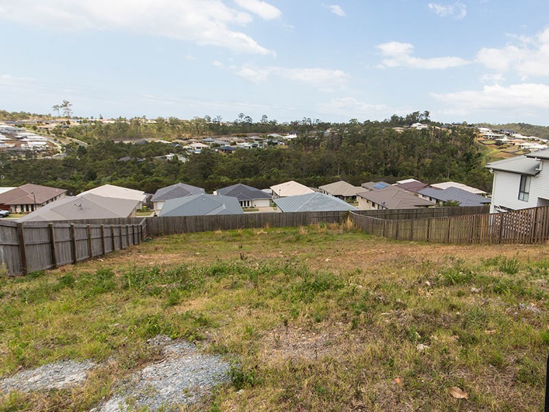 18 Barrington Street, Pacific Pines QLD 4211