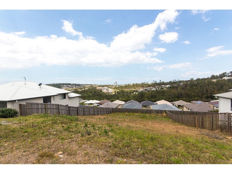 18 Barrington Street, Pacific Pines QLD 4211