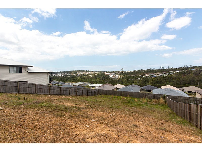 18 Barrington Street, Pacific Pines QLD 4211
