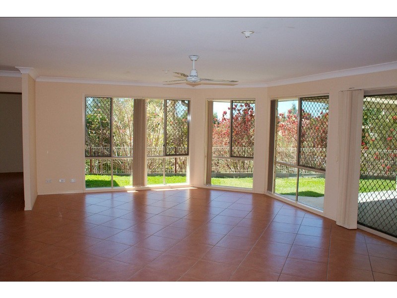 25 Armstrong Way, Highland Park QLD 4211