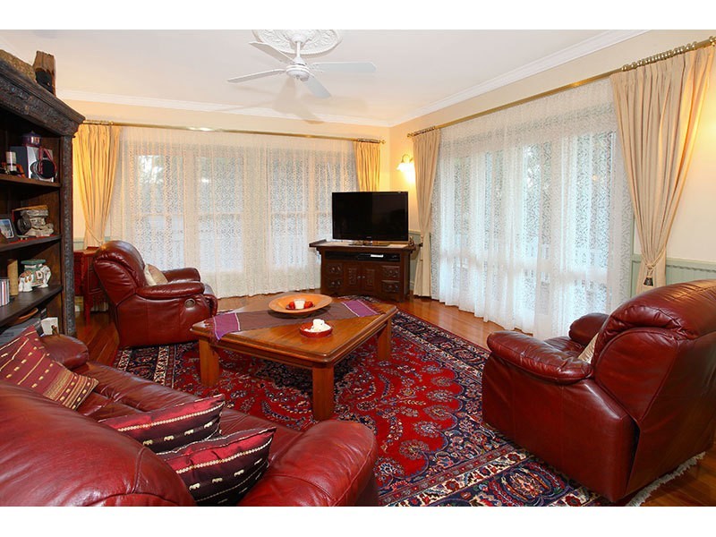 24 Hammond Drive, Gaven QLD 4211