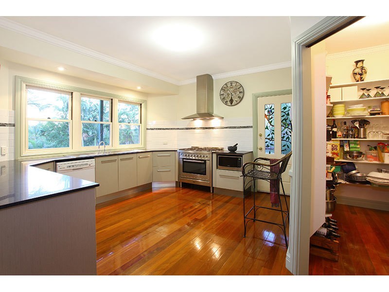 24 Hammond Drive, Gaven QLD 4211