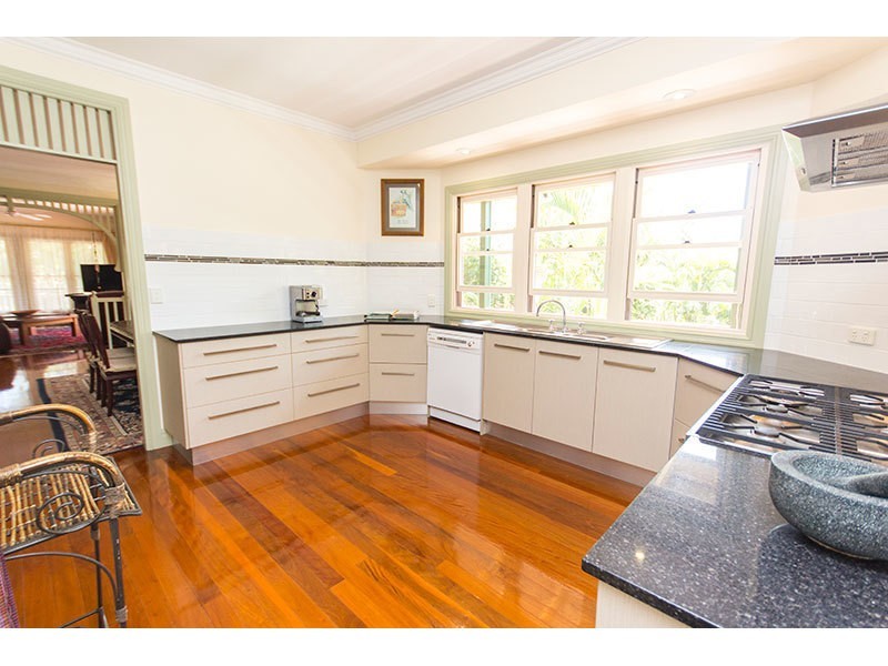 24 Hammond Drive, Gaven QLD 4211