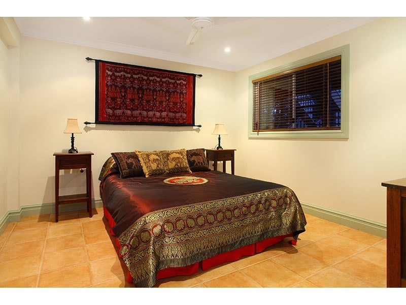 24 Hammond Drive, Gaven QLD 4211