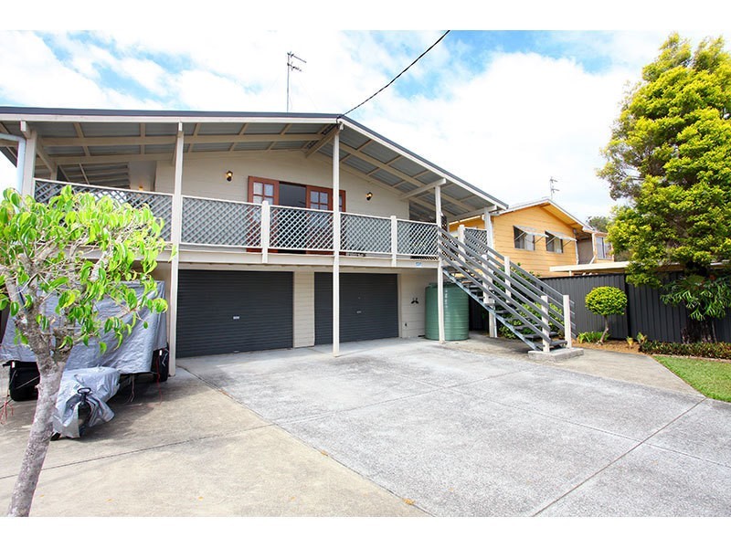 276 Government Road, Labrador QLD 4215