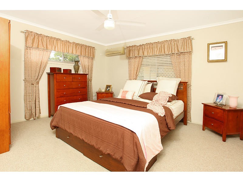 276 Government Road, Labrador QLD 4215