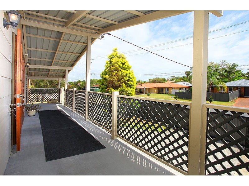 276 Government Road, Labrador QLD 4215